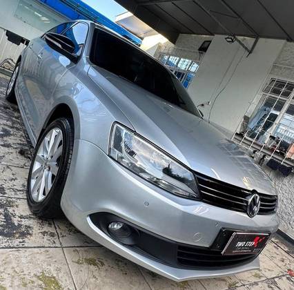 VOLKSWAGEN JETTA 2.0 COMFORTLINE FLEX 4P TIPTRONIC